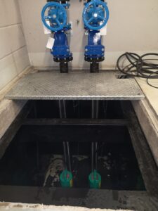 Rurociąg z tworzywa sztuczengo zawory