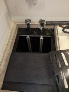 Zbiornik z tworzywa sztuczengo