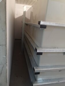 Zbiornik z tworzywa sztuczengo wzmocnienia